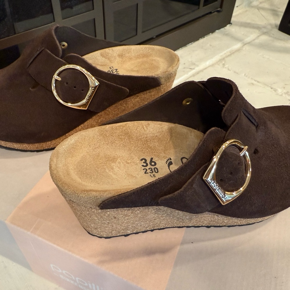 Birkenstock Fanny Ring Buckle 
Size 36
Color - Roast